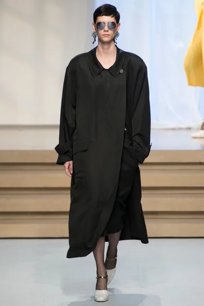Look 25